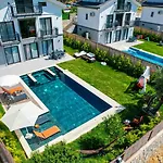 Aura Luxury-modern Stylish For 6 Peeople Villa *