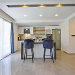 Aura Luxury-modern Stylish For 6 Peeople Villa