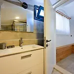 Aura Luxury-modern Stylish For 6 Peeople Villa