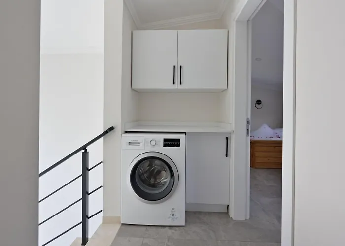 Aura Luxury-modern Stylish For 6 Peeople