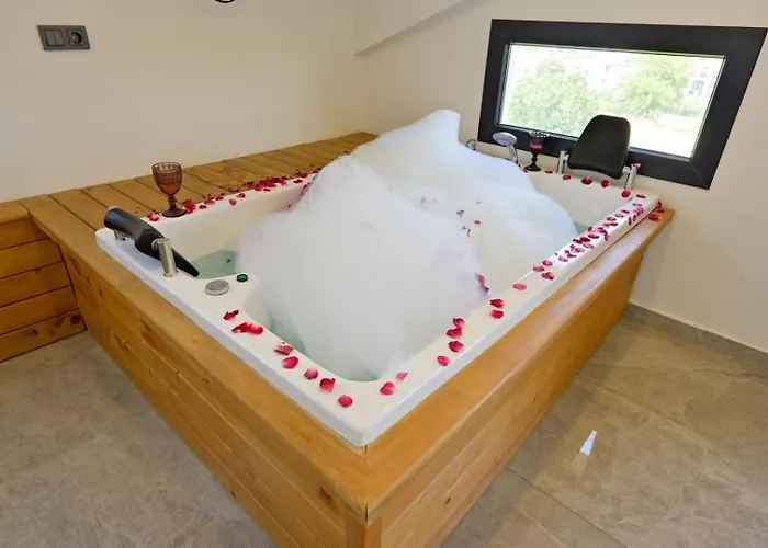 Aura Luxury-modern Stylish For 6 Peeople *