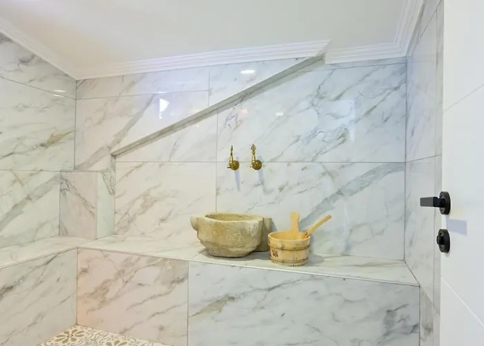 Aura Luxury-modern Stylish For 6 Peeople Villa